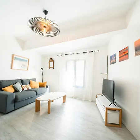 Le Lucia, Beau T2, Clim,centre Historique, Comedie Apartment *